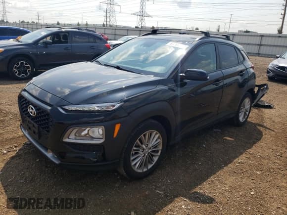 ✅ 2021 Hyundai Kona SEL Plus • VIN: KM8K6CAA1MU704945 • Лот: 65269334. Опубликован ранее на Copart с пробегом 21 886 миль. Бесплатный доступ к архиву аукционных продаж из США и подробный отчёт об истории автомобиля на DreamBid. Изображение 1.