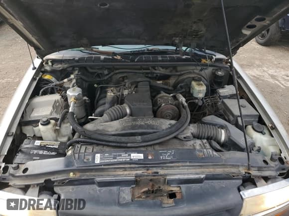 ✅ 2000 Chevrolet S-10 LS • VIN: 1GCCS1449YK139666 • Лот: 84090504. Опубликован ранее на Copart с пробегом 136 652 миль. Бесплатный доступ к архиву аукционных продаж из США и подробный отчёт об истории автомобиля на DreamBid. Изображение 11.