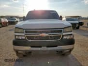 ✅ 2005 Chevrolet Silverado 2500HD LS • VIN: 1GCHK23275F936725 • Lot: 80801935. Listed on Copart with 253,563 mi. Free auction sales archive from the USA and detailed vehicle history report at DreamBid. Image 5.