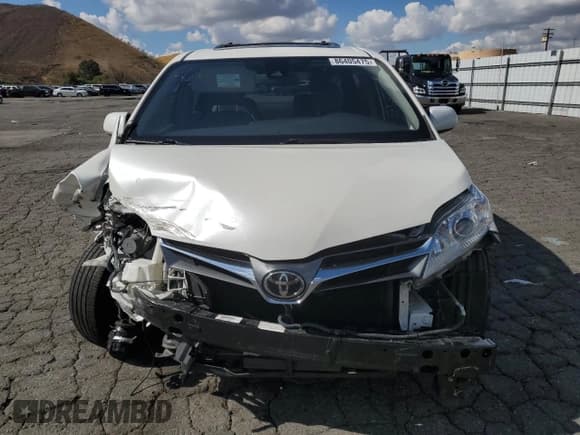 ✅ 2018 Toyota Sienna XLE Auto Access Seat • VIN: 5TDYZ3DC3JS925711 • Lot: 86405475. Listed on Copart with 119,052 mi. Free auction sales archive from the USA and detailed vehicle history report at DreamBid. Image 5.