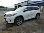 ✅ 2017 Toyota Highlander Limited • VIN: 5TDDZRFHXHS377680 • Лот: 91801515. Опубликован ранее на Copart с пробегом 191 131 миль. Бесплатный доступ к архиву аукционных продаж из США и подробный отчёт об истории автомобиля на DreamBid. Изображение 1.