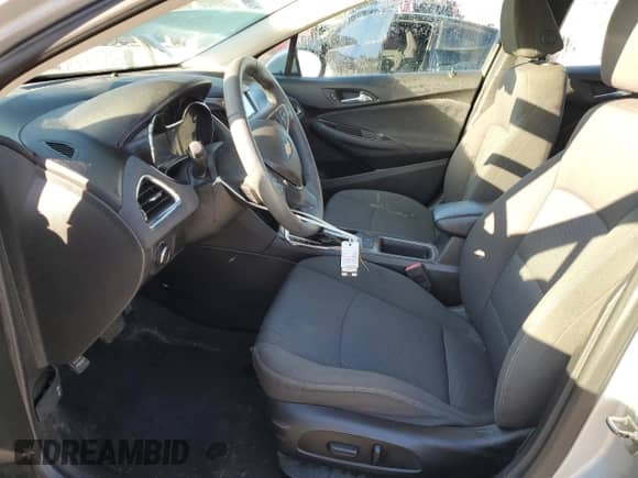 ✅ 2018 Chevrolet Cruze LT • VIN: 1G1BE5SM9J7213750 • Лот: 84999525. Опубликован ранее на Copart с пробегом 143 186 миль. Бесплатный доступ к архиву аукционных продаж из США и подробный отчёт об истории автомобиля на DreamBid. Изображение 7.