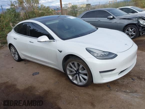 ✅ 2019 Tesla Model 3 Long Range • VIN: 5YJ3E1EB5KF390175 • Lot: 43711372. Wystawiony na IAAI z przebiegiem Nie podano. Bezpłatny archiwum sprzedaży aukcyjnych z USA i szczegółowy raport historii pojazdu na DreamBid. Zdjęcie 1.