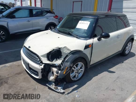 2011 MINI Hardtop with VIN WMWSU3C58BT093466, listed as a IAAI auction lot 42393759 with 91,535 mi miles and . Bid and sale history available at DreamBid. Image 2.