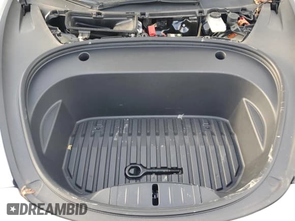 ✅ 2023 Tesla Model 3 • VIN: 5YJ3E1EA5PF554829 • Lot: 90008575. Wystawiony na Copart z przebiegiem 71 974 mil. Bezpłatny archiwum sprzedaży aukcyjnych z USA i szczegółowy raport historii pojazdu na DreamBid. Zdjęcie 11.