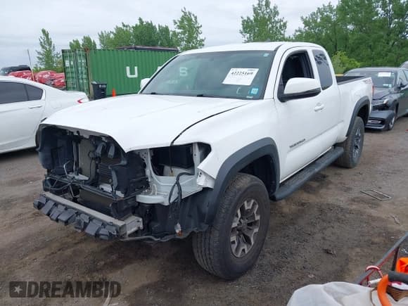 ✅ 2016 Toyota Tacoma SR5 • VIN: 5TFSZ5AN0GX022961 • Lot: 42225169. Listed on IAAI with 77,917 mi. Free auction sales archive from the USA and detailed vehicle history report at DreamBid. Image 19.