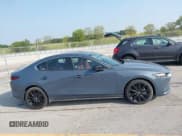 ✅ 2023 Mazda 3 S Carbon Edition • VIN: 3MZBPBCM0PM359965 • Лот: 43125219. Опубликован ранее на IAAI с пробегом 31 971 миль. Бесплатный доступ к архиву аукционных продаж из США и подробный отчёт об истории автомобиля на DreamBid. Изображение 14.