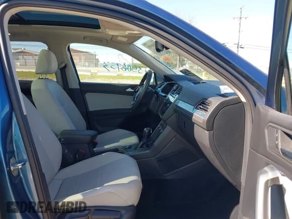 ✅ 2020 Volkswagen Tiguan SE • VIN: 3VV2B7AX0LM125607 • Lot: 43506953. Listed on IAAI with 80,746 mi. Free auction sales archive from the USA and detailed vehicle history report at DreamBid. Image 5.