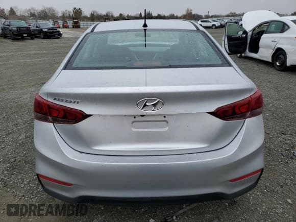 ✅ 2021 Hyundai Accent SE • VIN: 3KPC24A6XME140460 • Лот: 84760214. Опубликован ранее на Copart с пробегом 69 750 миль. Бесплатный доступ к архиву аукционных продаж из США и подробный отчёт об истории автомобиля на DreamBid. Изображение 6.
