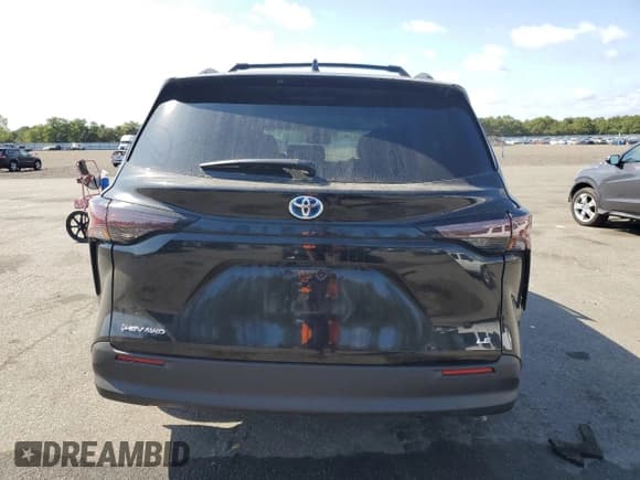 ✅ 2025 Toyota Sienna LE • VIN: 5TDBSKFC7SS197510 • Lot: 81297945. Listed on Copart with 7,806 mi. Free auction sales archive from the USA and detailed vehicle history report at DreamBid. Image 6.