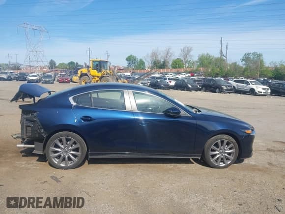✅ 2019 Mazda 3 Preferred • VIN: 3MZBPADL5KM107878 • Лот: 42101982. Опубликован ранее на IAAI с пробегом 26 495 миль. Бесплатный доступ к архиву аукционных продаж из США и подробный отчёт об истории автомобиля на DreamBid. Изображение 13.