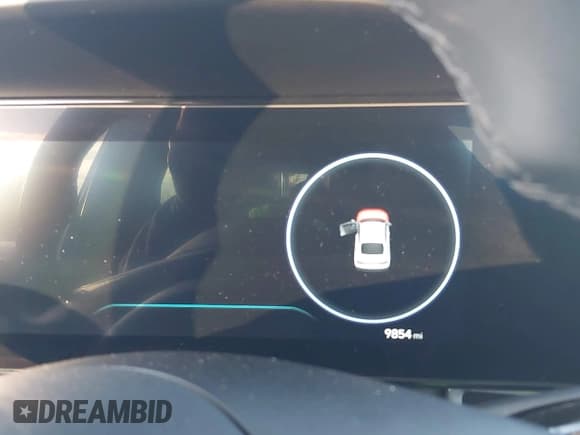 ✅ 2025 Hyundai Elantra Limited • VIN: KMHLP4DG1SU027738 • Lot: 43643629. Wystawiony na IAAI z przebiegiem 9 854 mil. Bezpłatny archiwum sprzedaży aukcyjnych z USA i szczegółowy raport historii pojazdu na DreamBid. Zdjęcie 7.