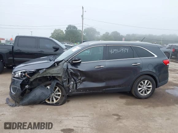 ✅ 2017 Kia Sorento L • VIN: 5XYPG4A38HG221720 • Лот: 42982339. Опубликован ранее на IAAI с пробегом 140 000 миль. Бесплатный доступ к архиву аукционных продаж из США и подробный отчёт об истории автомобиля на DreamBid. Изображение 15.