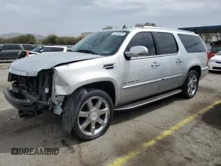 ✅ 2010 Cadillac Escalade ESV Luxury • VIN: 1GYUCHEF3AR170462 • Lot: 51187675. Wystawiony na Copart z przebiegiem 68 213 mil. Bezpłatny archiwum sprzedaży aukcyjnych z USA i szczegółowy raport historii pojazdu na DreamBid. Zdjęcie 1.