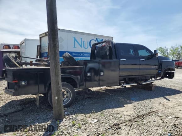 ✅ 2022 Chevrolet Silverado 1500 • VIN: 1HTKJPVM0NH686255 • Лот: 49403575. Опубликован ранее на Copart с пробегом 44 991 миль. Бесплатный доступ к архиву аукционных продаж из США и подробный отчёт об истории автомобиля на DreamBid. Изображение 3.