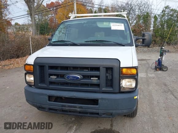 ✅ 2013 Ford Econoline Cargo Commercial • VIN: 1FTNE1EW6DDB06235 • Lot: 43594612. Wystawiony na IAAI z przebiegiem 190 331 mil. Bezpłatny archiwum sprzedaży aukcyjnych z USA i szczegółowy raport historii pojazdu na DreamBid. Zdjęcie 12.