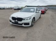 ✅ 2019 BMW 7 Series 740i xDrive • VIN: WBA7E4C56KGV28504 • Lot: 43549814. Wystawiony na IAAI z przebiegiem 127 615 mil. Bezpłatny archiwum sprzedaży aukcyjnych z USA i szczegółowy raport historii pojazdu na DreamBid. Zdjęcie 17.