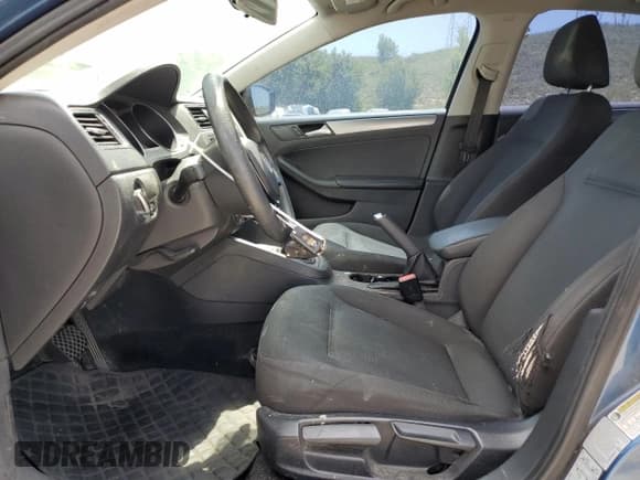 ✅ 2015 Volkswagen Jetta SE • VIN: 3VWD17AJ2FM240233 • Lot: 60833515. Listed on Copart with 207,202 mi. Free auction sales archive from the USA and detailed vehicle history report at DreamBid. Image 7.