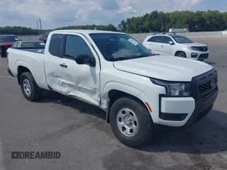 ✅ 2025 Nissan Frontier SV • VIN: 1N6ED1CM8SN608379 • Лот: 43202179. Опубликован ранее на IAAI с пробегом 5 460 миль. Бесплатный доступ к архиву аукционных продаж из США и подробный отчёт об истории автомобиля на DreamBid. Изображение 1.