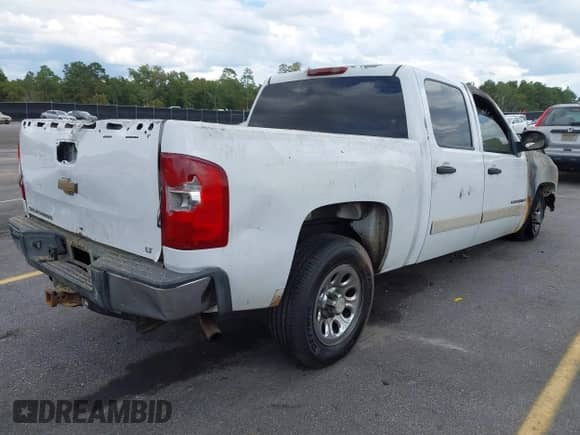 2007 Chevrolet Silverado 1500 1LT with VIN 2GCEC13C071606065, listed as a IAAI auction lot 43308425 with Not provided miles and . Bid and sale history available at DreamBid. Image 4.