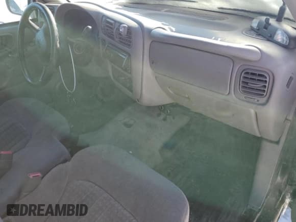 ✅ 2002 Chevrolet S-10 LS • VIN: 1GCDT19WX28158890 • Лот: 45664955. Опубликован ранее на Copart с пробегом 133 634 миль. Бесплатный доступ к архиву аукционных продаж из США и подробный отчёт об истории автомобиля на DreamBid. Изображение 8.