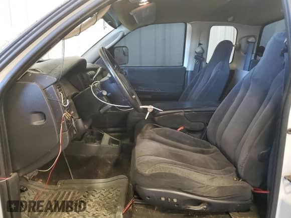 2004 Dodge Dakota Sport с VIN 1D7HG32N34S739646, выставлен на аукционе Copart как лот 74523084 с пробегом 277 000 миль миль и На запчасти • Non repairable. История ставок и продаж доступна на DreamBid. Изображение 7.