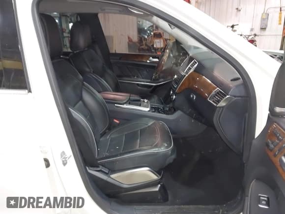 ✅ 2013 Mercedes-Benz GL 550 • VIN: 4JGDF7DE0DA118379 • Lot: 41724359. Listed on IAAI with 197,912 mi. Free auction sales archive from the USA and detailed vehicle history report at DreamBid. Image 5.