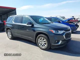 ✅ 2018 Chevrolet Traverse LT Cloth • VIN: 1GNEVGKW1JJ216797 • Lot: 43323530. Wystawiony na IAAI z przebiegiem 128 540 mil. Bezpłatny archiwum sprzedaży aukcyjnych z USA i szczegółowy raport historii pojazdu na DreamBid. Zdjęcie 1.