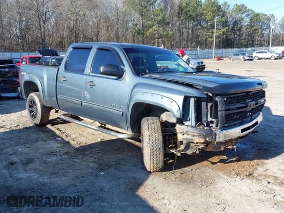 ✅ 2009 Chevrolet Silverado 2500HD LT • VIN: 1GCHK53K49F133555 • Лот: 41231398. Опубликован ранее на IAAI с пробегом Не указан. Бесплатный доступ к архиву аукционных продаж из США и подробный отчёт об истории автомобиля на DreamBid. Изображение 1.