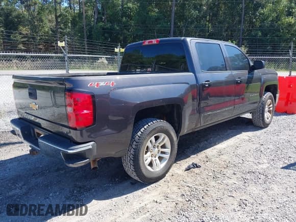 ✅ 2015 Chevrolet Silverado 1500 LT • VIN: 3GCUKREC1FG159701 • Lot: 43418125. Wystawiony na IAAI z przebiegiem 207 149 mil. Bezpłatny archiwum sprzedaży aukcyjnych z USA i szczegółowy raport historii pojazdu na DreamBid. Zdjęcie 4.
