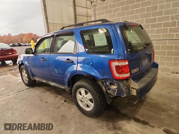 ✅ 2011 Ford Escape XLS • VIN: 1FMCU0C74BKC04507 • Лот: 92384935. Опубликован ранее на Copart с пробегом 262 099 миль. Бесплатный доступ к архиву аукционных продаж из США и подробный отчёт об истории автомобиля на DreamBid. Изображение 2.