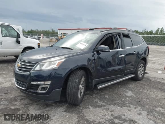 ✅ 2017 Chevrolet Traverse LT • VIN: 1GNKRGKD5HJ162145 • Lot: 43252658. Wystawiony na IAAI z przebiegiem 99 411 mil. Bezpłatny archiwum sprzedaży aukcyjnych z USA i szczegółowy raport historii pojazdu na DreamBid. Zdjęcie 17.