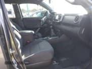 ✅ 2017 Toyota Tacoma TRD Pro • VIN: 5TFCZ5AN6HX071281 • Lot: 43720789. Listed on IAAI with 202,716 mi. Free auction sales archive from the USA and detailed vehicle history report at DreamBid. Image 5.