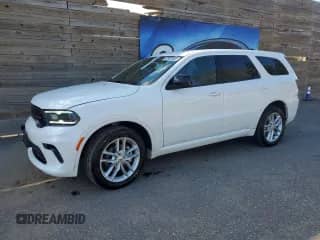 2025 Dodge Durango GT z VIN 1C4RDJDG7SC546496, wystawiony jako Copart lot #85518615 z przebiegiem 7 797 mil mil oraz Czysty tytuł • Clean title. Historia ofert i sprzedaży dostępna na DreamBid. Obrazek 1.