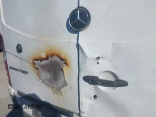 ✅ 2015 Mercedes-Benz Sprinter Cargo EXT • VIN: WD3PE8DC3FP145675 • Lot: 43474114. Wystawiony na IAAI z przebiegiem 521 216 mil. Bezpłatny archiwum sprzedaży aukcyjnych z USA i szczegółowy raport historii pojazdu na DreamBid. Zdjęcie 6.