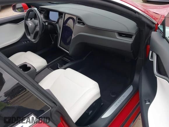 ✅ 2019 Tesla Model S 100D • VIN: 5YJSA1E46KF332066 • Lot: 42189828. Wystawiony na IAAI z przebiegiem 55 751 mil. Bezpłatny archiwum sprzedaży aukcyjnych z USA i szczegółowy raport historii pojazdu na DreamBid. Zdjęcie 5.