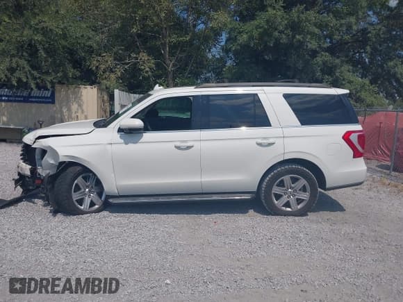 ✅ 2020 Ford Expedition XLT • VIN: 1FMJU1JT5LEA26734 • Lot: 43271054. Listed on IAAI with 120,106 mi. Free auction sales archive from the USA and detailed vehicle history report at DreamBid. Image 14.