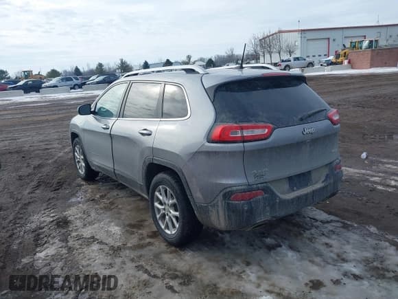 ✅ 2016 Jeep Cherokee Latitude • VIN: 1C4PJMCS5GW236487 • Лот: 41618915. Опубликован ранее на IAAI с пробегом 77 497 миль. Бесплатный доступ к архиву аукционных продаж из США и подробный отчёт об истории автомобиля на DreamBid. Изображение 3.