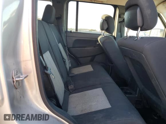 ✅ 2010 Jeep Liberty Sport • VIN: 1J4PN2GK3AW179968 • Lot: 82648885. Listed on Copart with 191,893 mi. Free auction sales archive from the USA and detailed vehicle history report at DreamBid. Image 11.