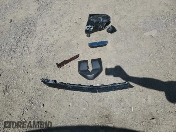 ✅ 2024 Cadillac Escalade 4WD Premium Luxury • VIN: 1GYS4BKL8RR417692 • Лот: 64791285. Опубликован ранее на Copart с пробегом Не указан. Бесплатный доступ к архиву аукционных продаж из США и подробный отчёт об истории автомобиля на DreamBid. Изображение 13.