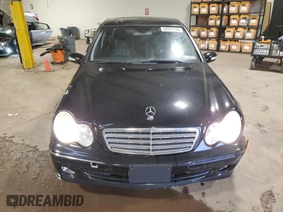 ✅ 2005 Mercedes-Benz C 320 • VIN: WDBRF84J95F612515 • Lot: 52577735. Listed on Copart with 195,477 mi. Free auction sales archive from the USA and detailed vehicle history report at DreamBid. Image 5.