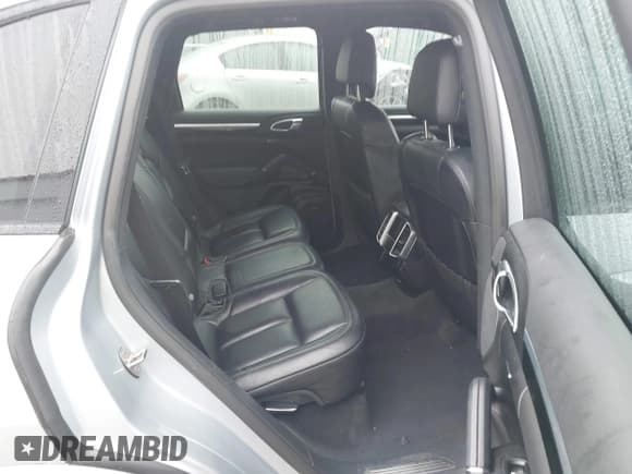 ✅ 2017 Porsche Cayenne • VIN: WP1AA2A25HKA80522 • Lot: 42288882. Listed on IAAI with 145,422 mi. Free auction sales archive from the USA and detailed vehicle history report at DreamBid. Image 8.