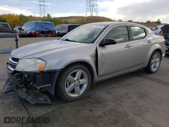 ✅ 2013 Dodge Avenger SE • VIN: 1C3CDZAB5DN685387 • Лот: 73720764. Опубликован ранее на Copart с пробегом 102 461 миль. Бесплатный доступ к архиву аукционных продаж из США и подробный отчёт об истории автомобиля на DreamBid. Изображение 1.