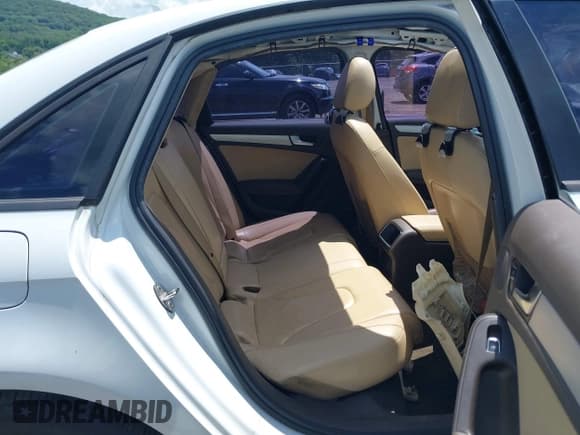 ✅ 2013 Audi A4 Premium • VIN: WAUBFAFL5DN032575 • Lot: 42689405. Listed on IAAI with 184,475 mi. Free auction sales archive from the USA and detailed vehicle history report at DreamBid. Image 8.