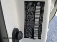 ✅ 2015 Toyota Prius Three • VIN: JTDKN3DU7F1884160 • Lot: 82682975. Wystawiony na Copart z przebiegiem 129 670 mil. Bezpłatny archiwum sprzedaży aukcyjnych z USA i szczegółowy raport historii pojazdu na DreamBid. Zdjęcie 13.