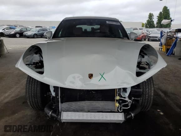 ✅ 2025 Porsche Macan • VIN: WP1AA2A5XSLB02557 • Lot: 65391165. Listed on Copart with 3,562 mi. Free auction sales archive from the USA and detailed vehicle history report at DreamBid. Image 5.