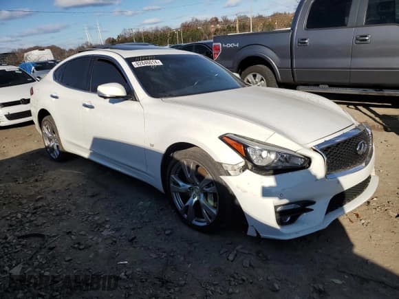 ✅ 2015 Infiniti Q70 • VIN: JN1BY1AR0FM561887 • Лот: 82846014. Опубликован ранее на Copart с пробегом 88 252 миль. Бесплатный доступ к архиву аукционных продаж из США и подробный отчёт об истории автомобиля на DreamBid. Изображение 4.