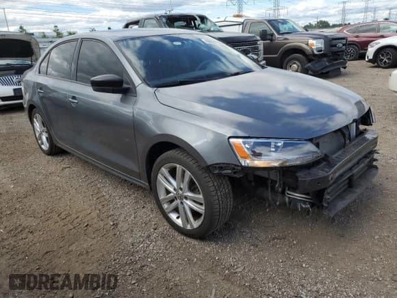 ✅ 2015 Volkswagen Jetta SE • VIN: 3VWD17AJ4FM212286 • Lot: 68924735. Listed on Copart with 154,695 mi. Free auction sales archive from the USA and detailed vehicle history report at DreamBid. Image 4.