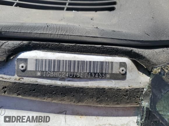 ✅ 2005 Chevrolet Silverado 2500HD Work Truck • VIN: 1GBHC24U15E119435 • Lot: 69654775. Wystawiony na Copart z przebiegiem Nie podano. Bezpłatny archiwum sprzedaży aukcyjnych z USA i szczegółowy raport historii pojazdu na DreamBid. Zdjęcie 12.