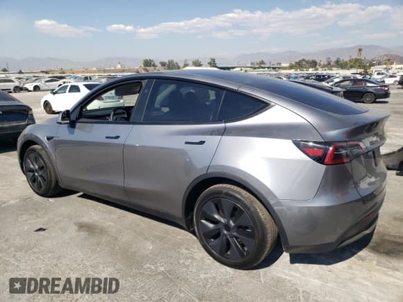 ✅ 2024 Tesla Model Y Long Range • VIN: 7SAYGAEE6RF131749 • Lot: 74548014. Wystawiony na Copart z przebiegiem 1 042 mil. Bezpłatny archiwum sprzedaży aukcyjnych z USA i szczegółowy raport historii pojazdu na DreamBid. Zdjęcie 2.